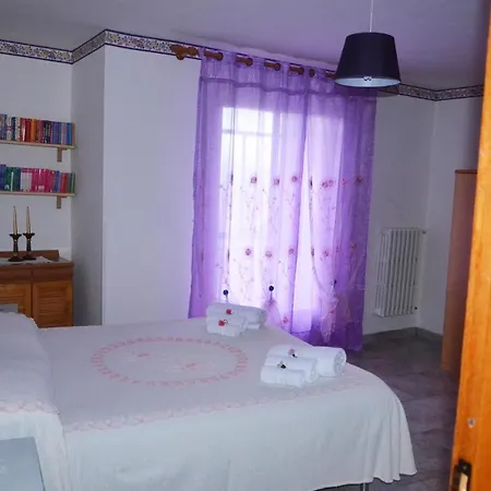 Regina Elena Pignola