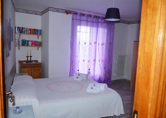 Regina Elena Pignola