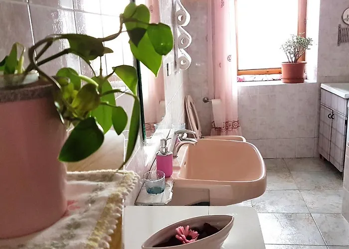 Regina Elena Pignola